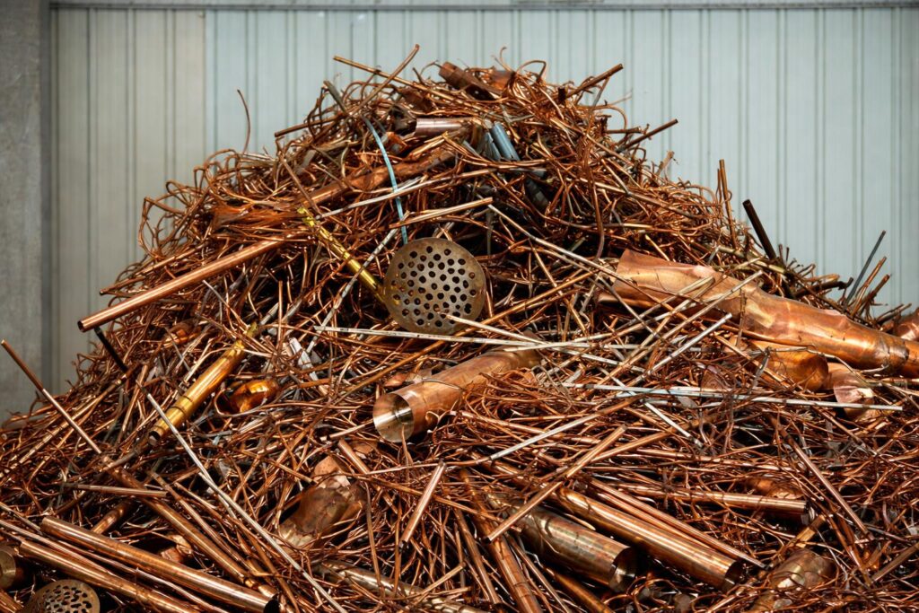 Chutes de cuivre industriel triées pour valorisation et recyclage par SBT Recyclage Lyon