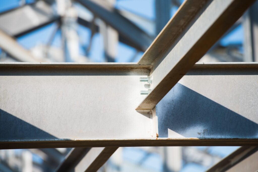 Charpente métallique industrielle en acier pour recyclage et rachat de métaux Lyon - SBT Recyclage