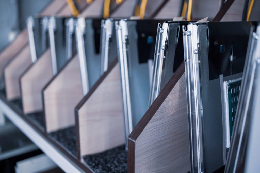 Menuiseries en aluminium recyclables - fenêtres et portes collectées par SBT Recyclage Lyon pour rachat et valorisation écologique