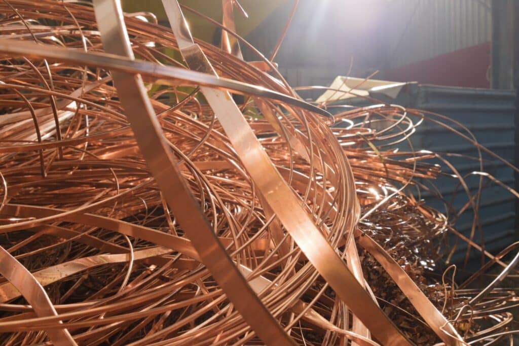 Recyclage du cuivre Lyon - Tri et transformation des métaux chez SBT Recyclage pour économie circulaire